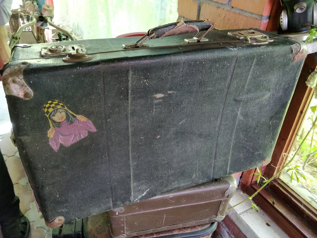 Media for Чемодан