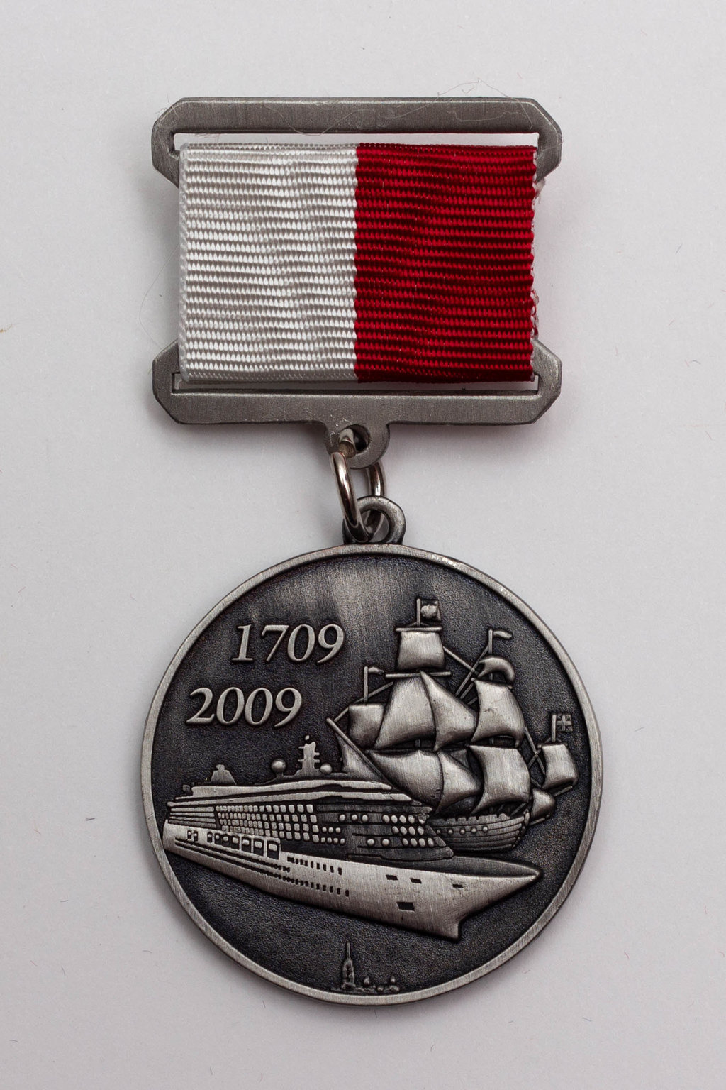 Media for Медаль "300 лет лоцманской службе Санкт-Петербурга"