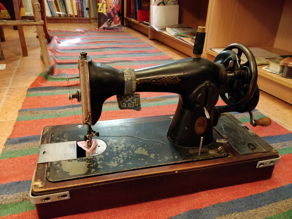 Media for Машинка для шитья "Зингер"