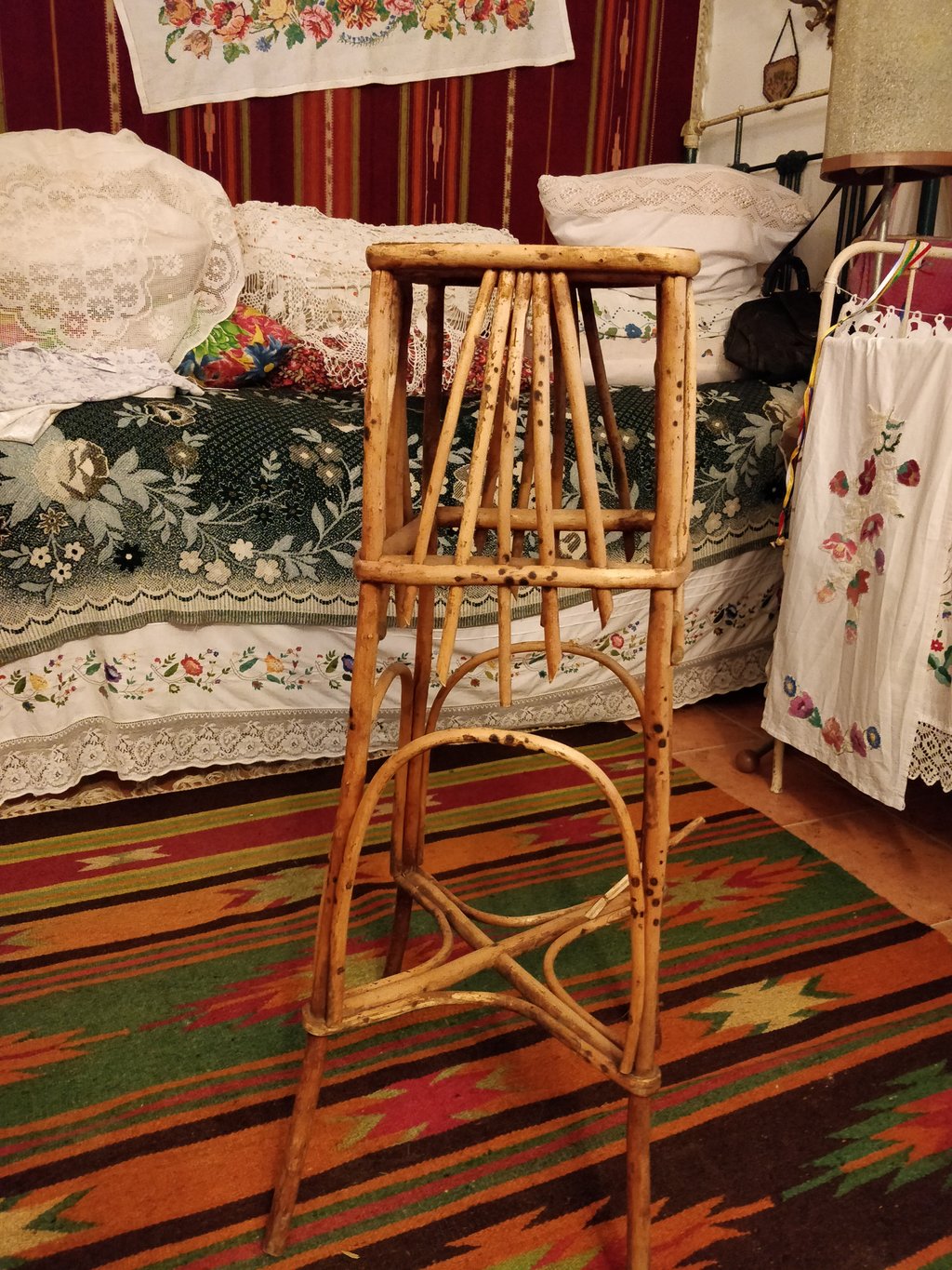 Media for Подставка под цветы