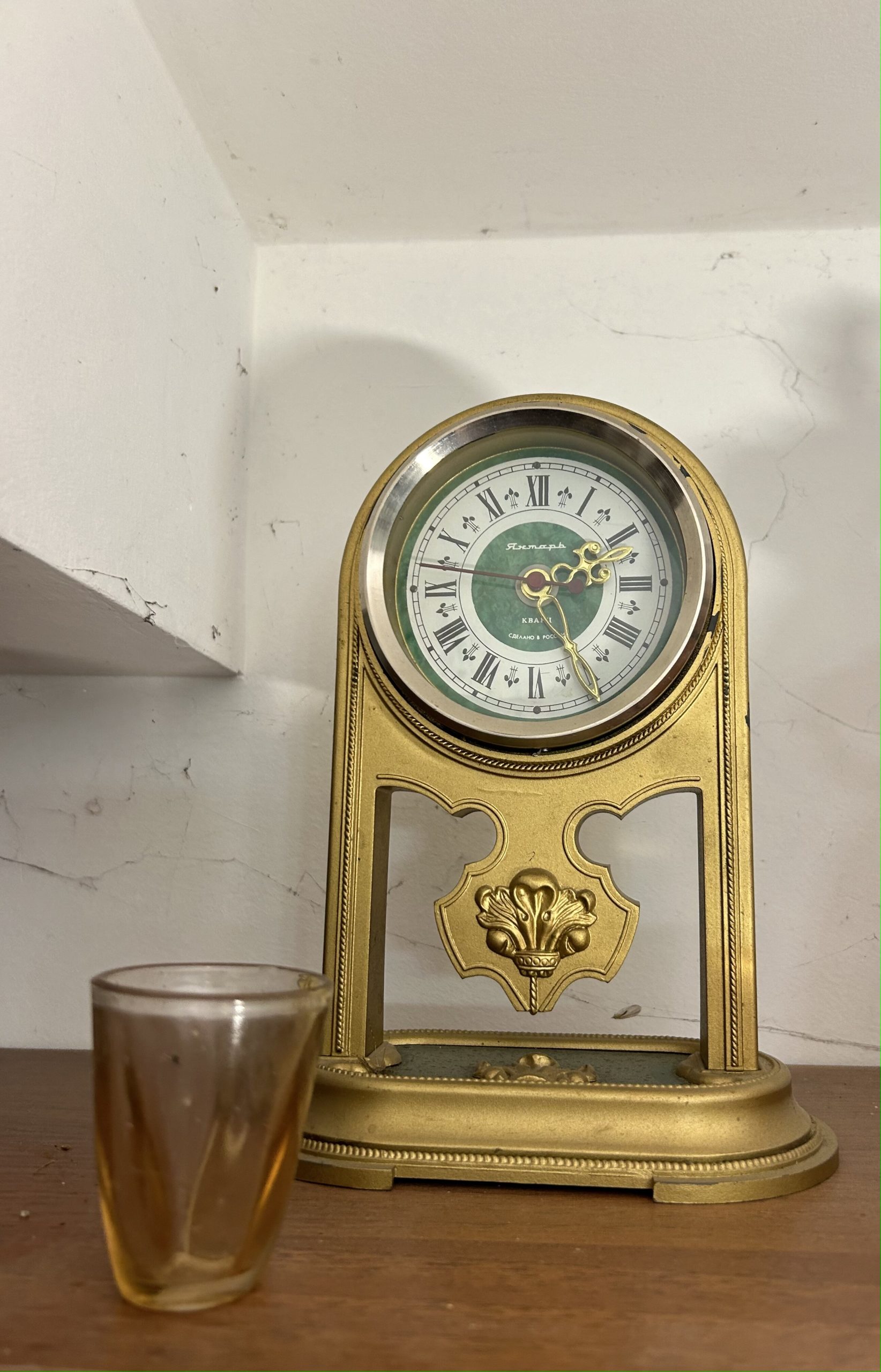 Media for Настольные часы и стопка